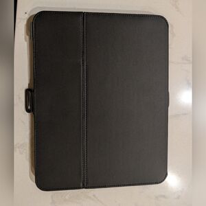 Speck Black Tablet Case